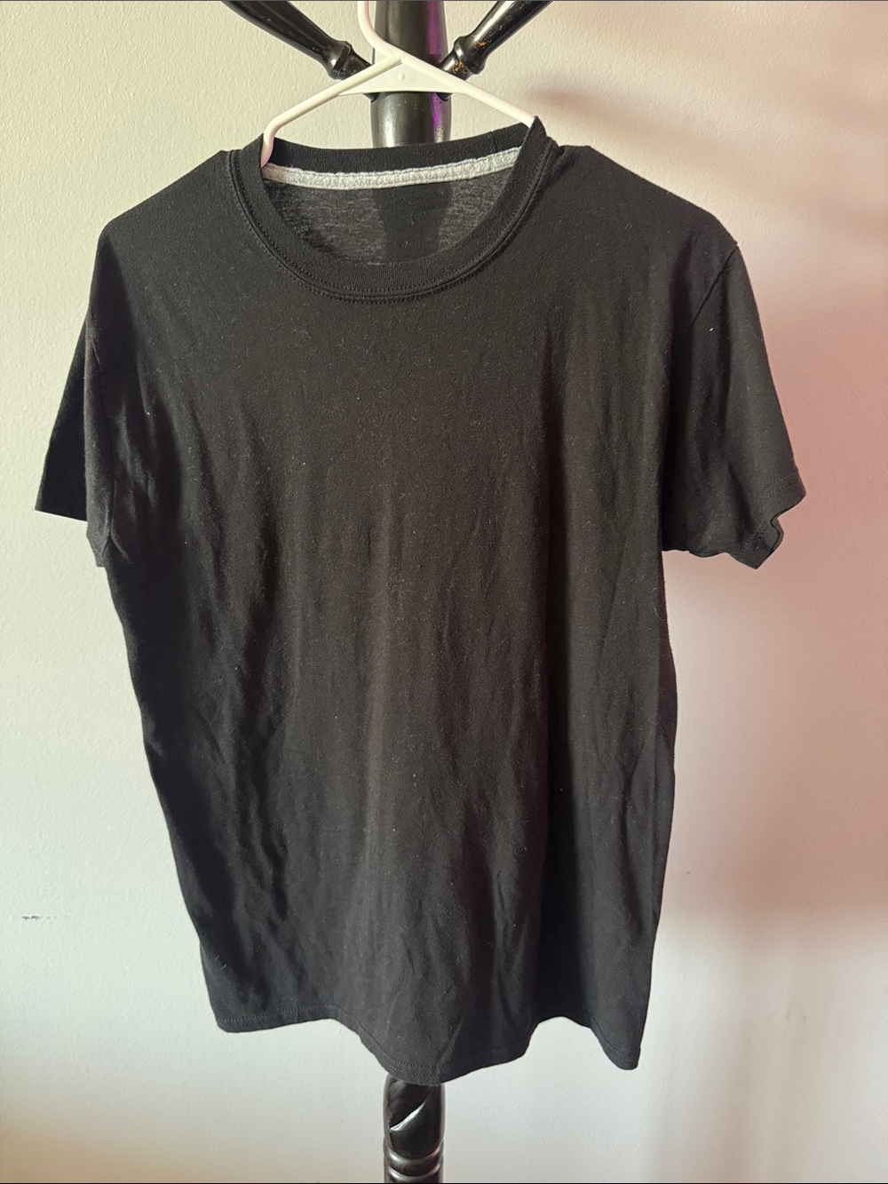 Hanes Black Short Sleeve Crewneck T-Shirt 32.T